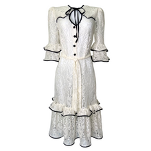 Carregar imagem no visualizador da galeria, ‘The Farmer’s Daughter’ dress - Lace